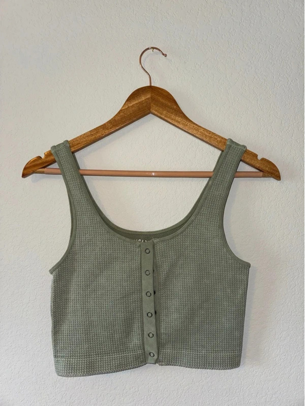Seriously Soft Aeropostale Medium Women’s Cropped Tank Top Light Green